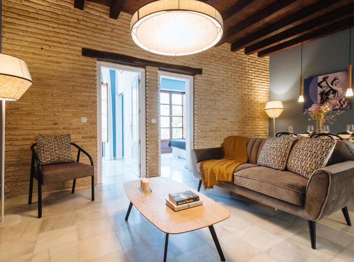 Suites Triana Sevilla Apartments Exterior photo