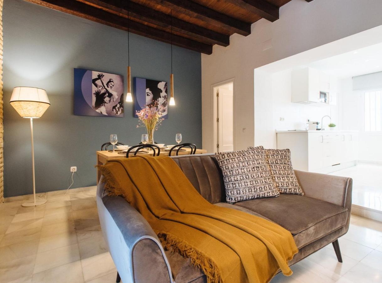 Suites Triana Sevilla Apartments Exterior photo