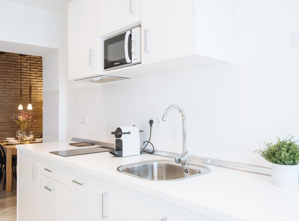 Suites Triana Sevilla Apartments Exterior photo