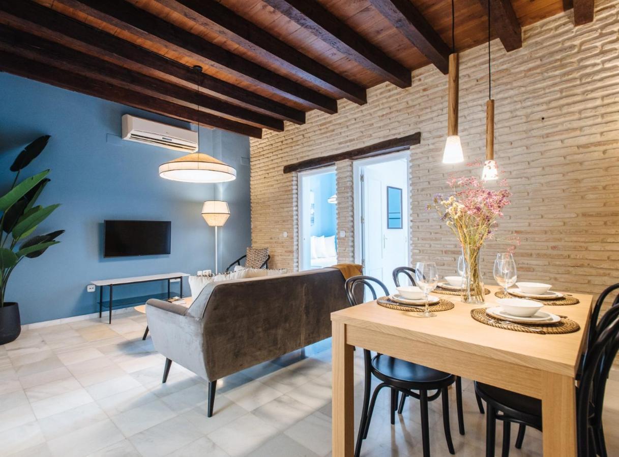 Suites Triana Sevilla Apartments Exterior photo